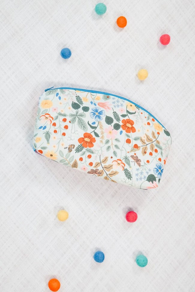 Curved Top Zipper Pouch sewing pattern