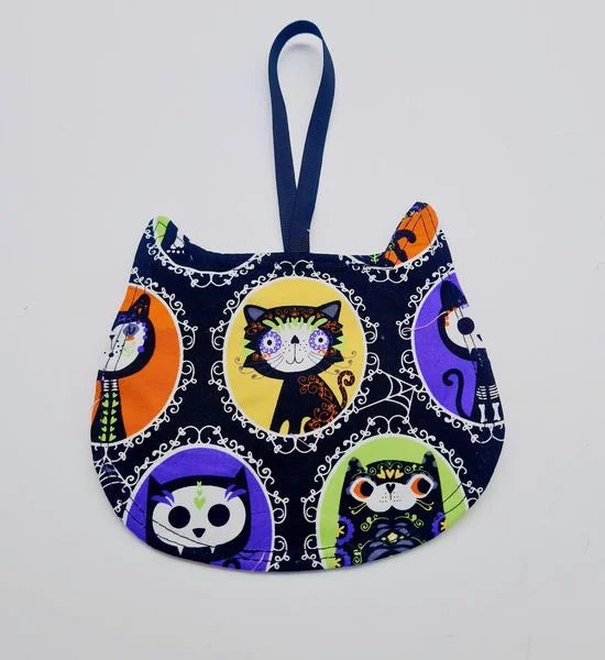 Kitty Pouch Free sewing pattern